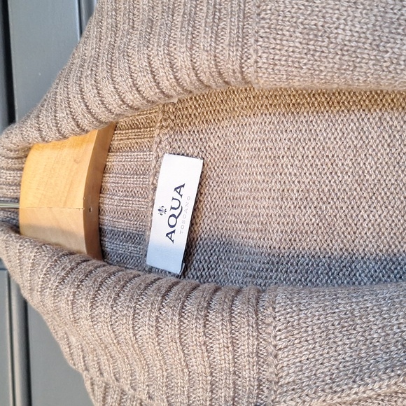 Aqua Toscano cable knit cardigan - Picture 2 of 3